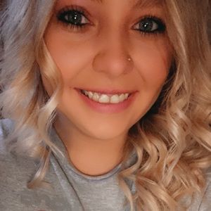 Meet your Posher, Caitlin